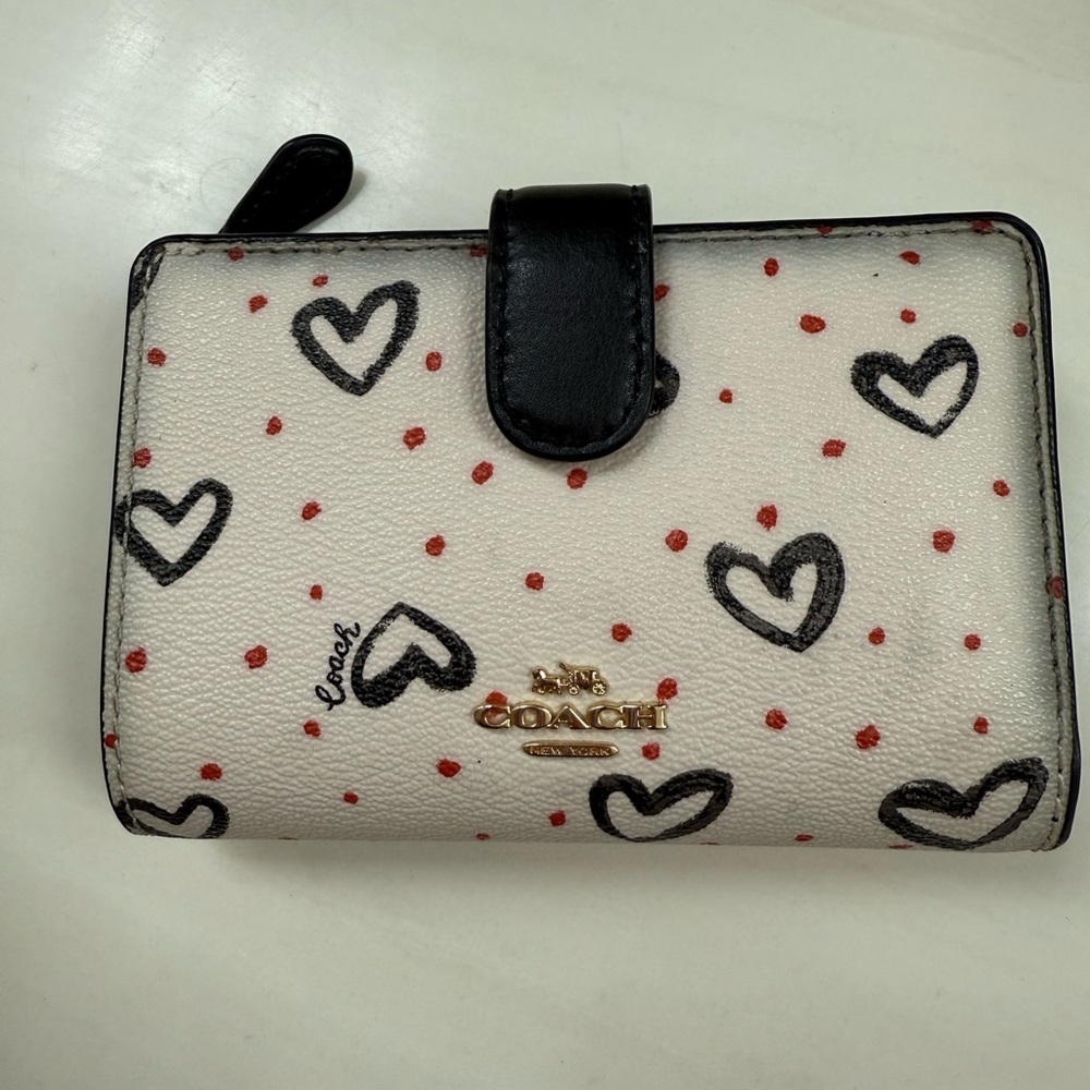 Coach Medium Corner zip wallet Black and White Heart Printed canvas Wallet